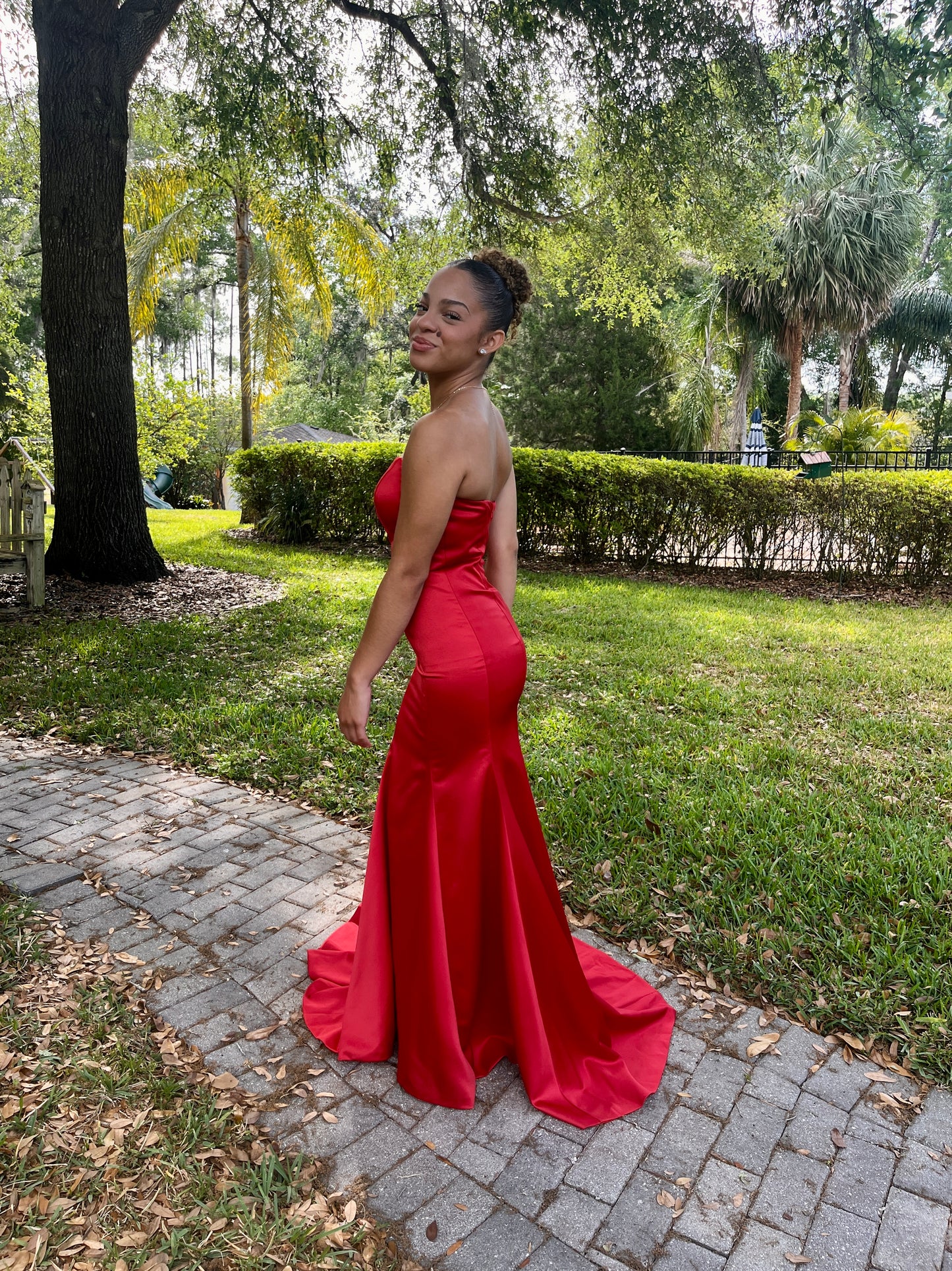 Sleeveless Scarlet Gown